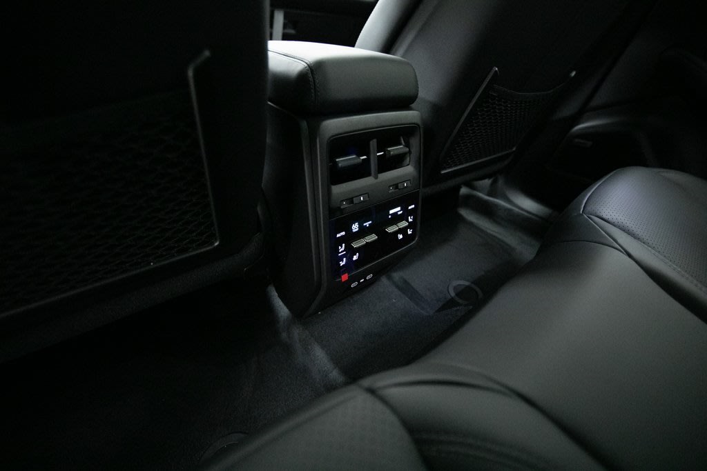 Thumbnail: 2025 Porsche Macan - 37