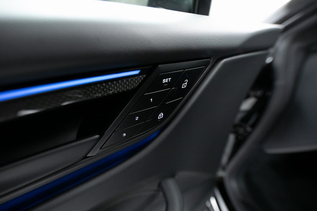 Thumbnail: 2025 Porsche Macan - 31