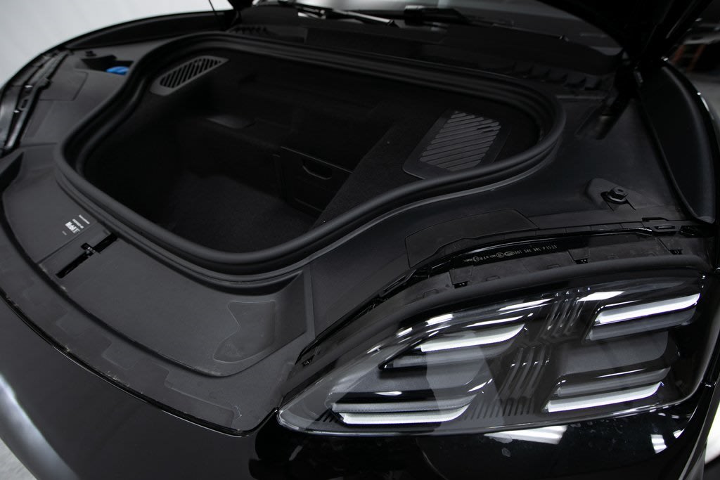 Thumbnail: 2025 Porsche Macan - 22