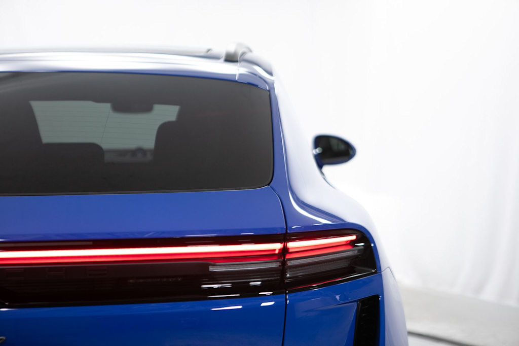 Thumbnail: 2026 Porsche Macan - 25