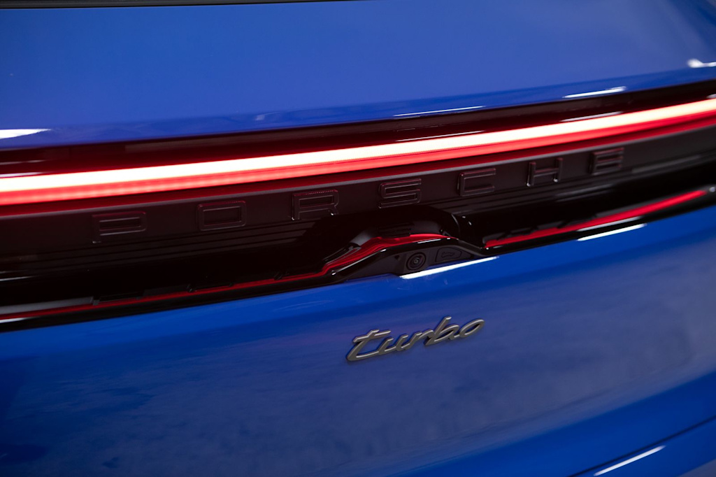 Thumbnail: 2026 Porsche Macan - 23