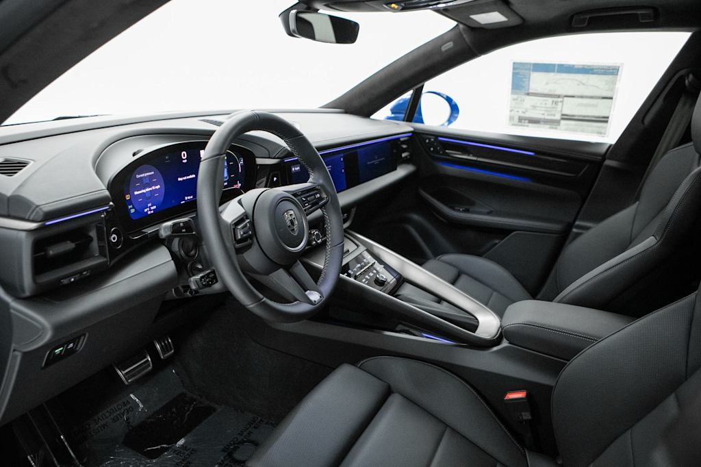 Thumbnail: 2026 Porsche Macan - 2