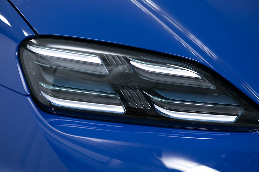 Thumbnail: 2026 Porsche Macan - 21