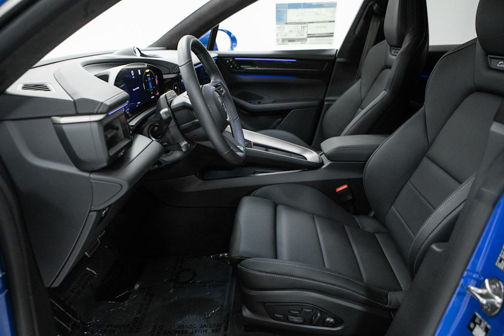 Thumbnail: 2026 Porsche Macan - 9