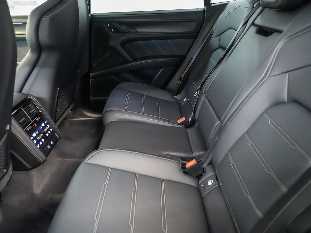 Thumbnail: 2026 Porsche Cayenne - 11