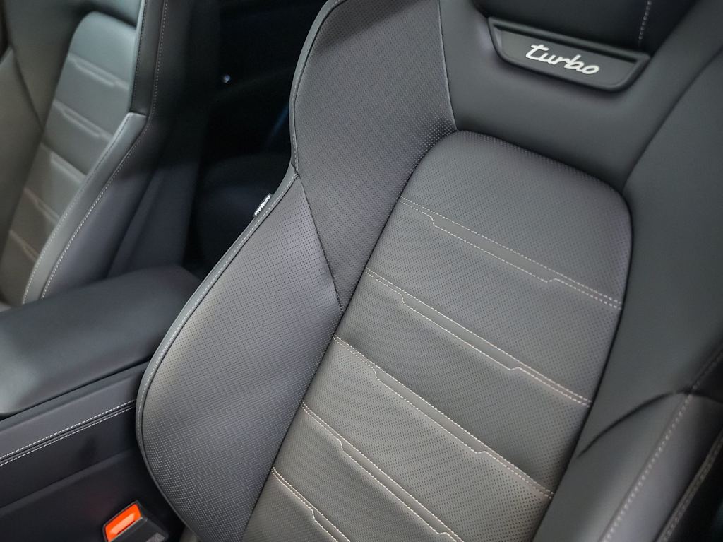 Thumbnail: 2026 Porsche Cayenne - 30