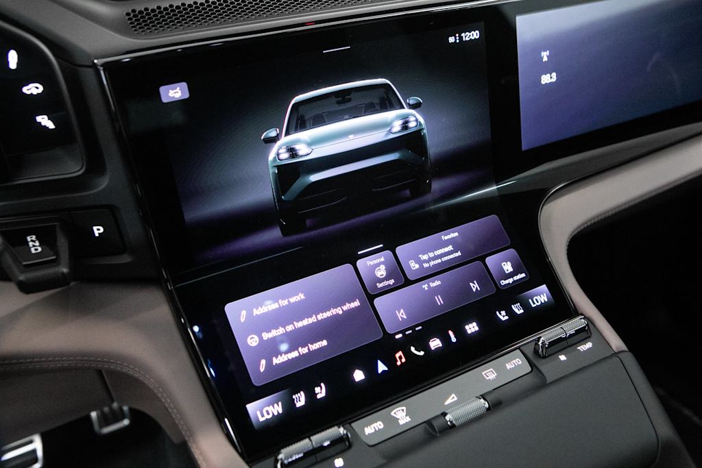 Thumbnail: 2026 Porsche Cayenne - 10