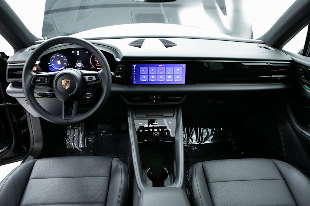 Thumbnail: 2025 Porsche Macan - 8