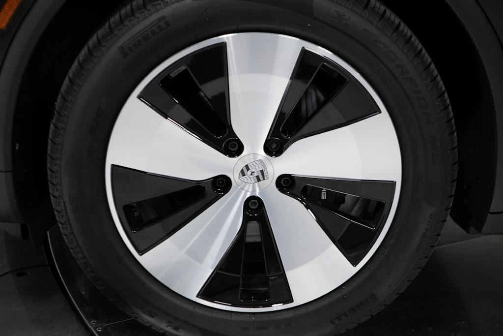 Thumbnail: 2025 Porsche Macan - 7