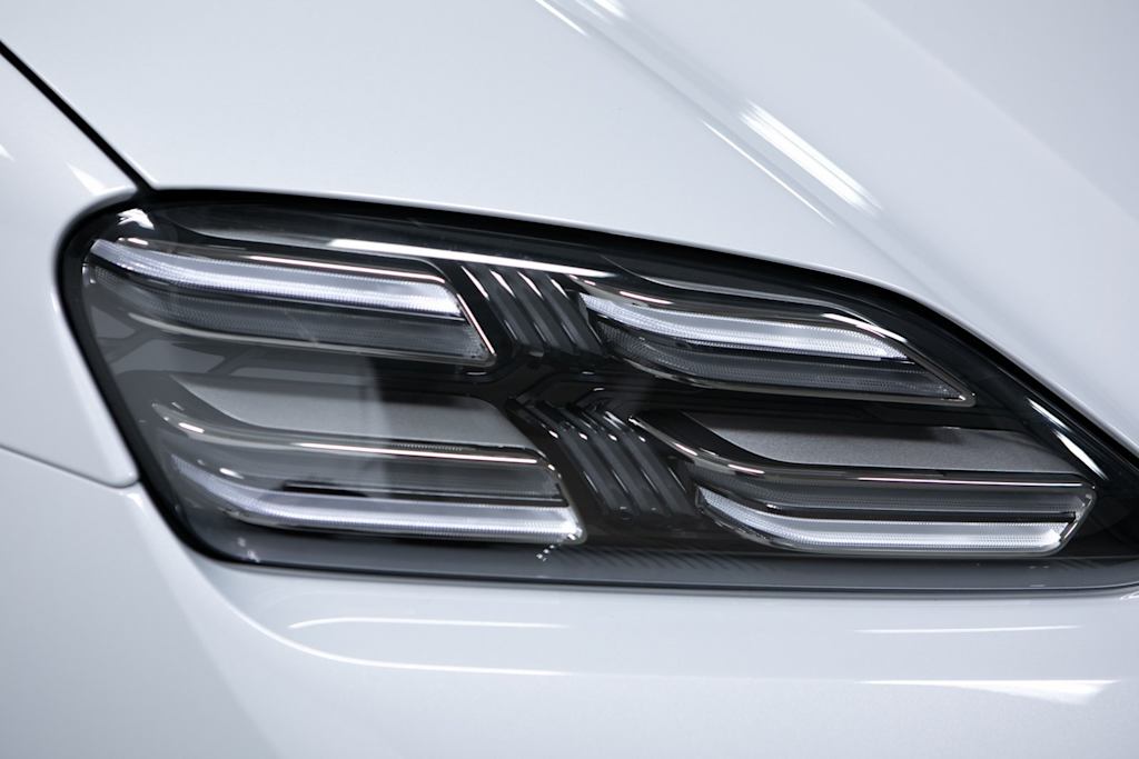 Thumbnail: 2025 Porsche Macan - 33