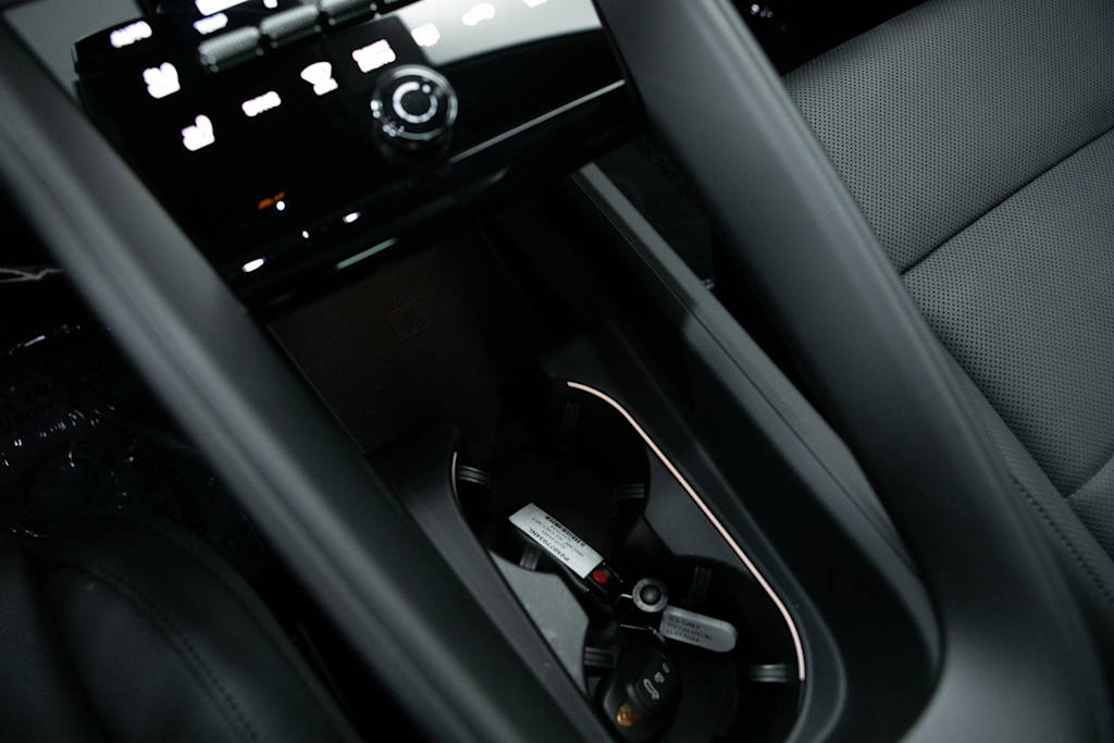 Thumbnail: 2025 Porsche Macan - 27