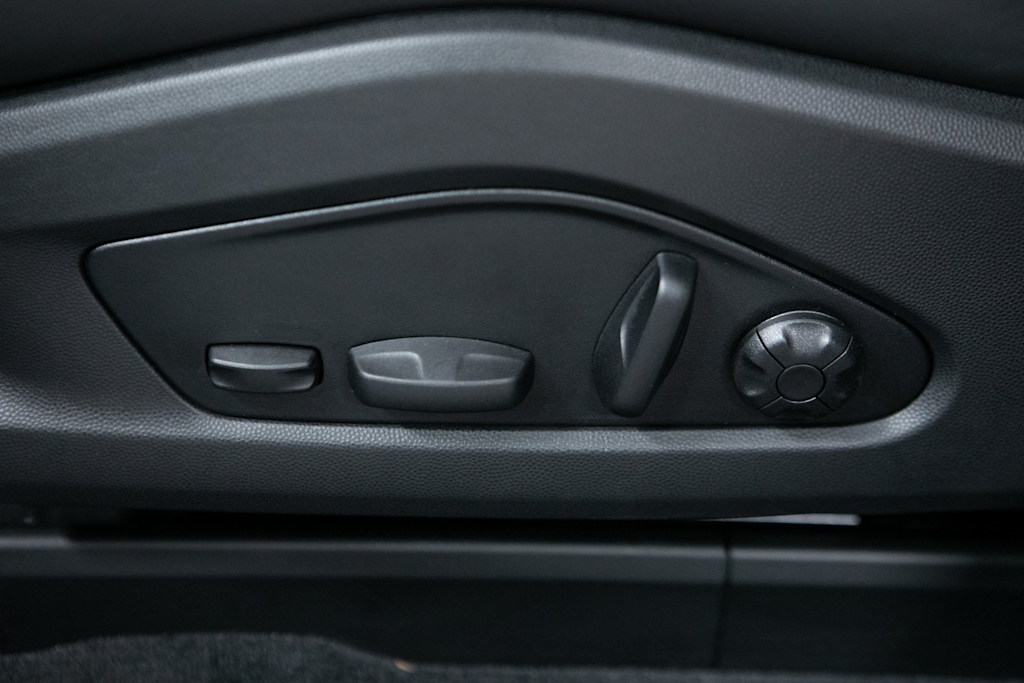 Thumbnail: 2025 Porsche Macan - 22