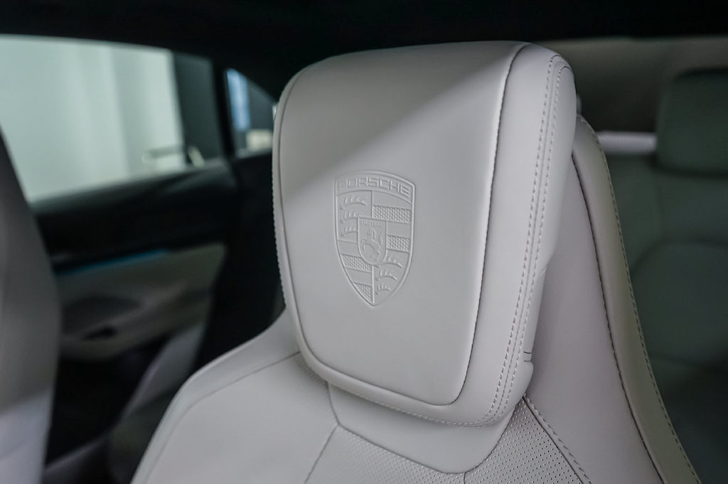 Thumbnail: 2026 Porsche Macan - 32