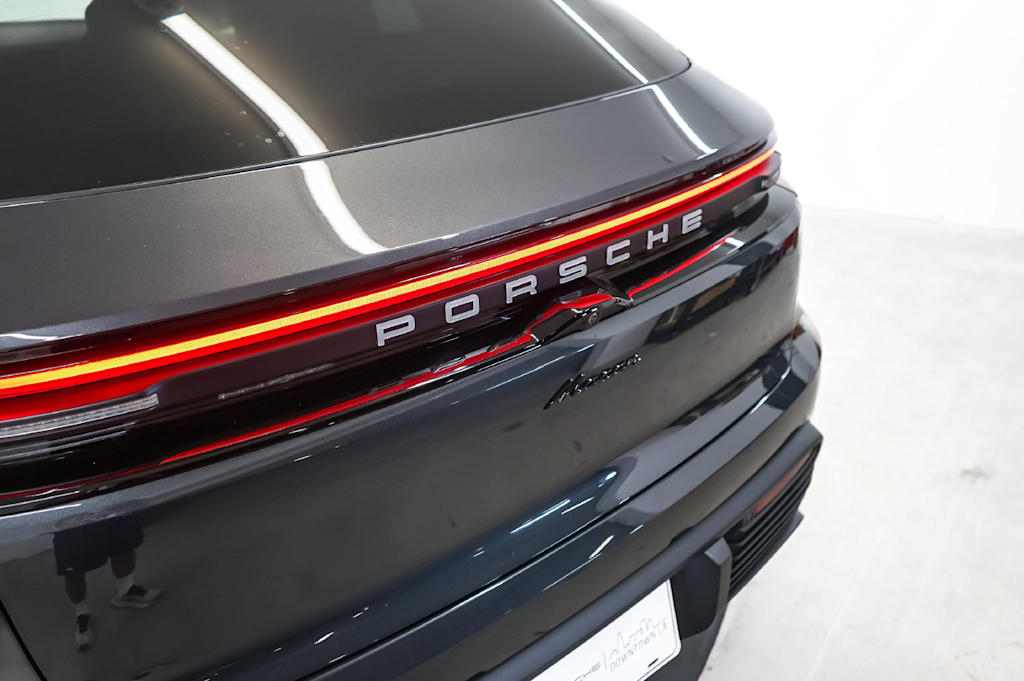 Thumbnail: 2026 Porsche Macan - 6