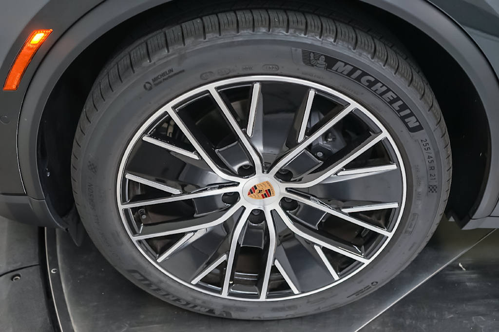 Thumbnail: 2026 Porsche Macan - 23