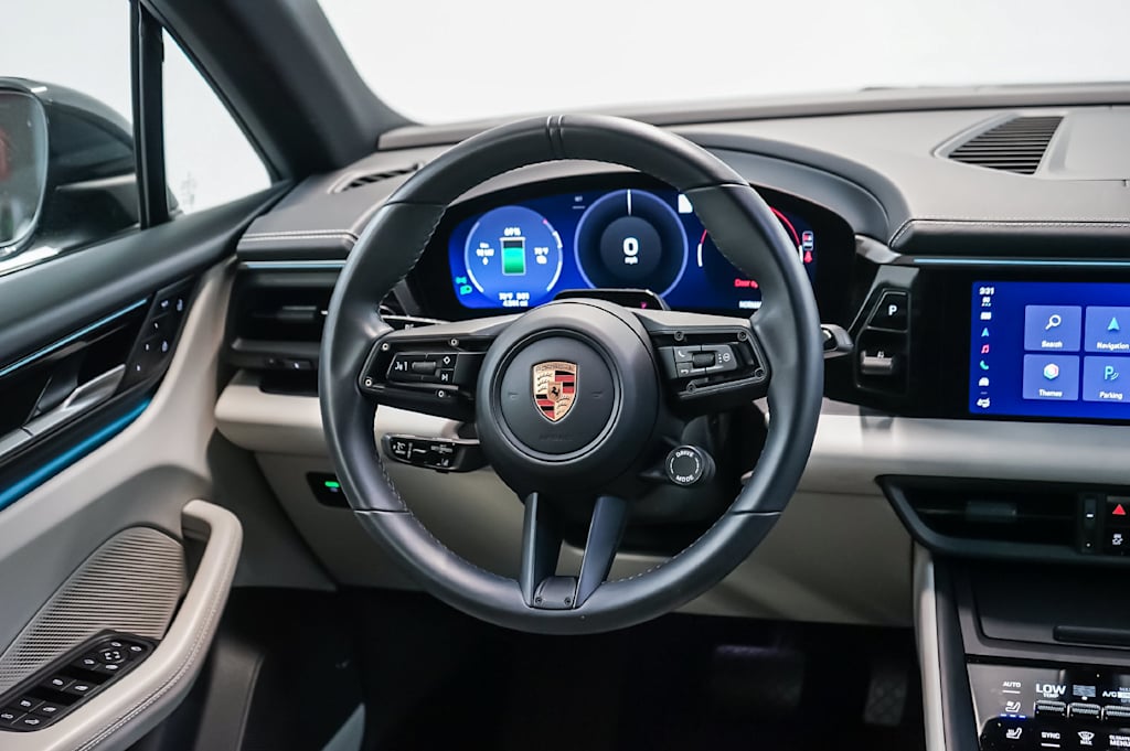 Thumbnail: 2026 Porsche Macan - 13