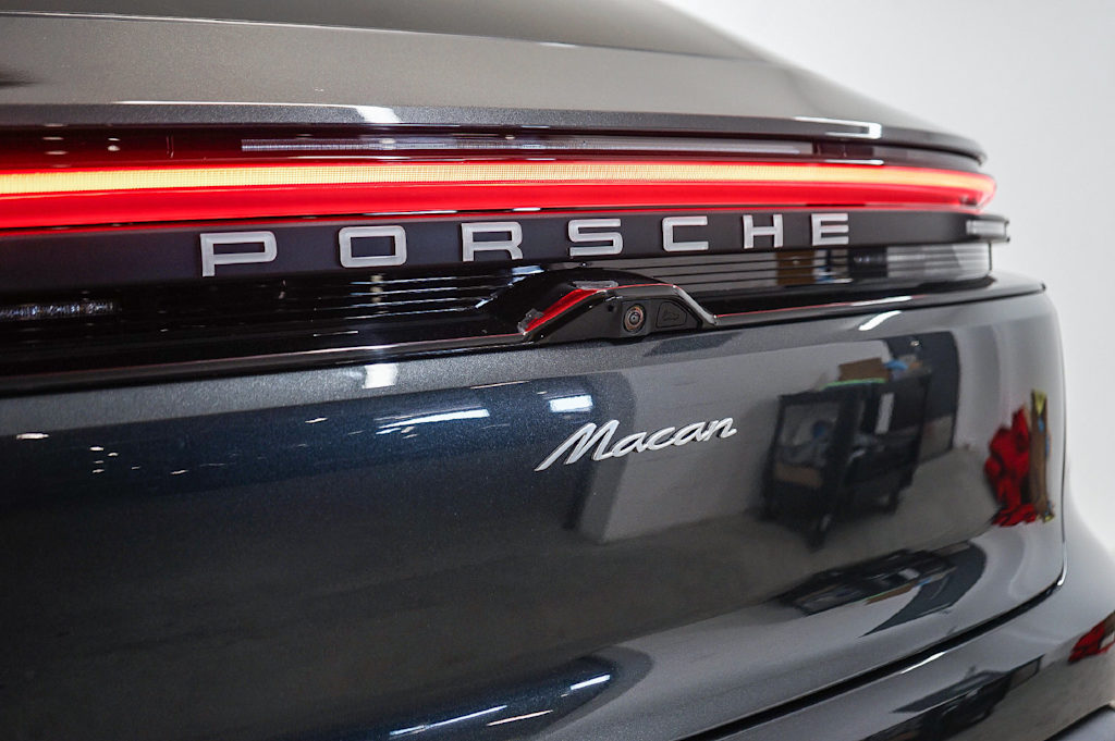 Thumbnail: 2026 Porsche Macan - 6