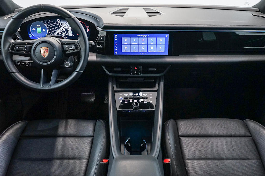 Thumbnail: 2026 Porsche Macan - 8