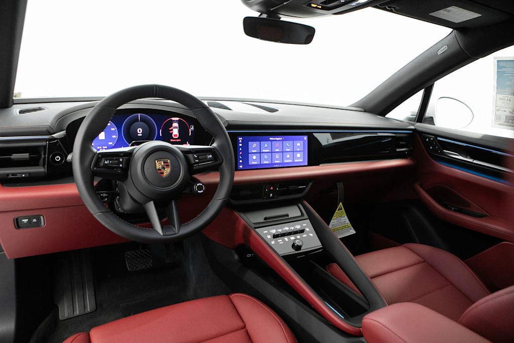 Thumbnail: 2026 Porsche Macan - 8