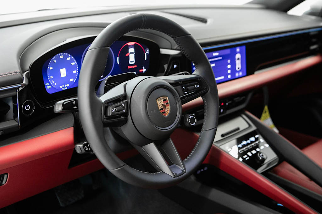 Thumbnail: 2026 Porsche Macan - 2