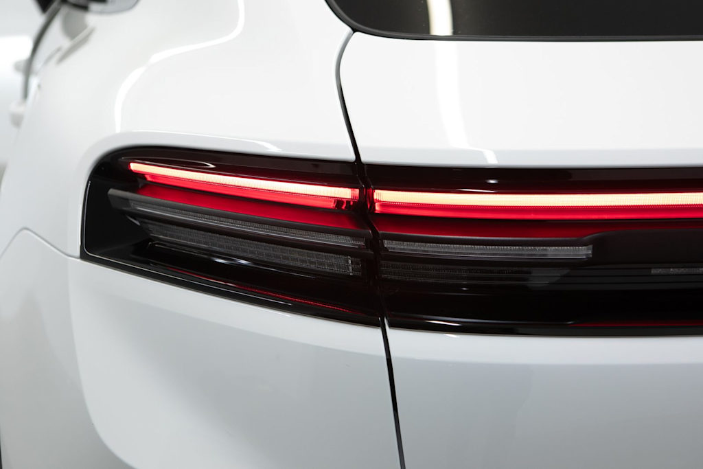 Thumbnail: 2026 Porsche Macan - 35