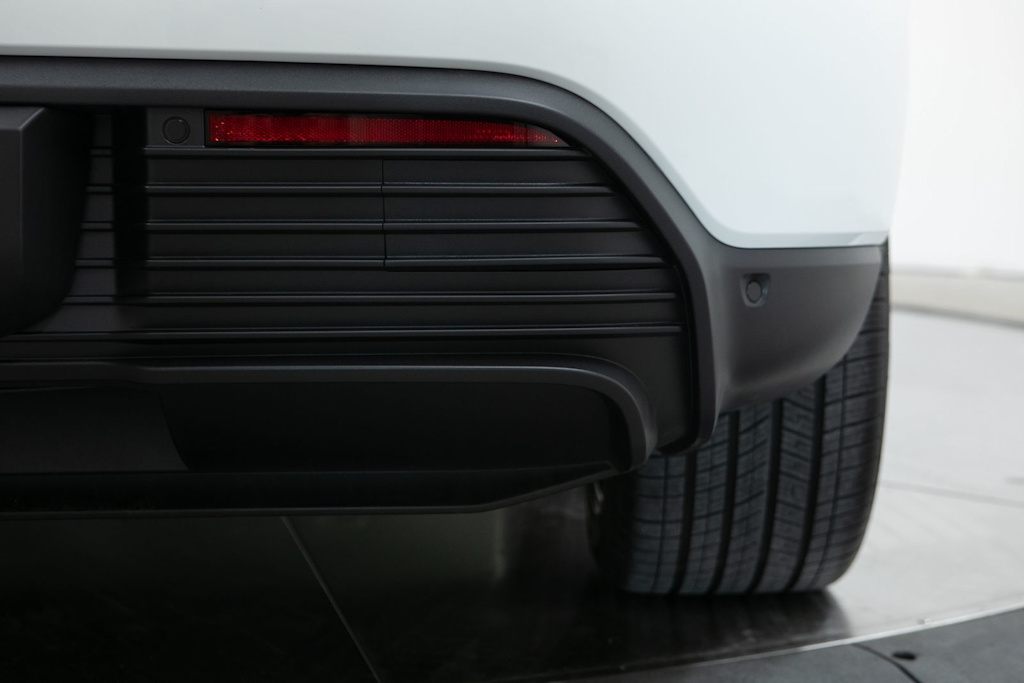 Thumbnail: 2026 Porsche Macan - 7