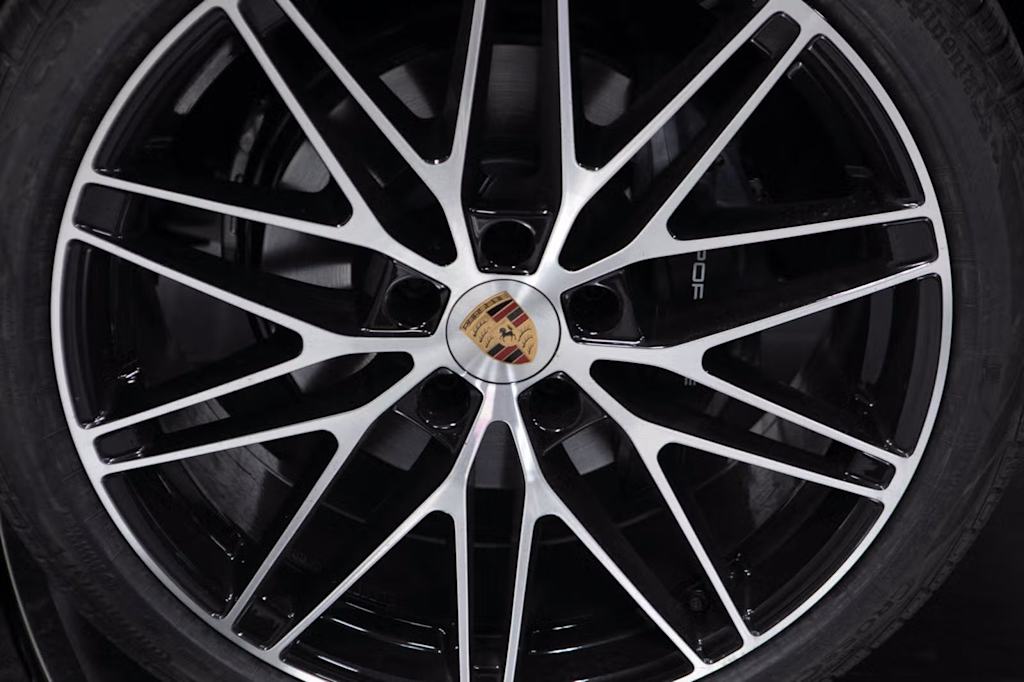 Thumbnail: 2026 Porsche Macan - 7