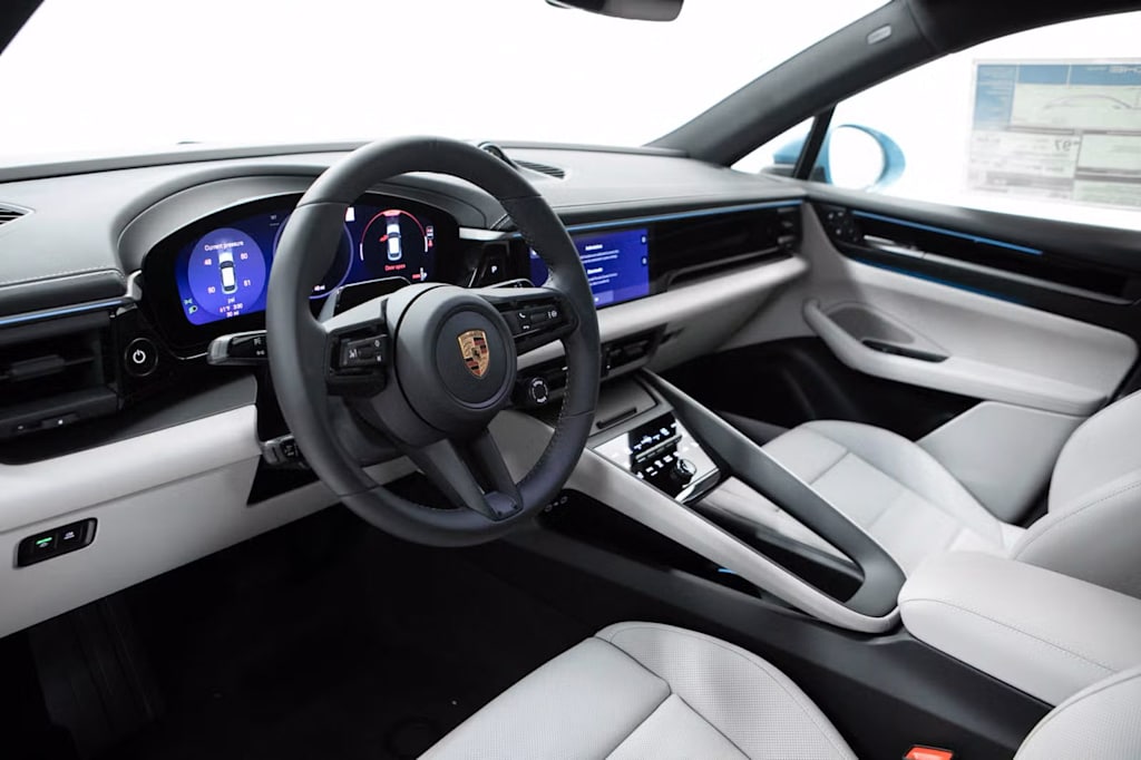 Thumbnail: 2026 Porsche Macan - 2