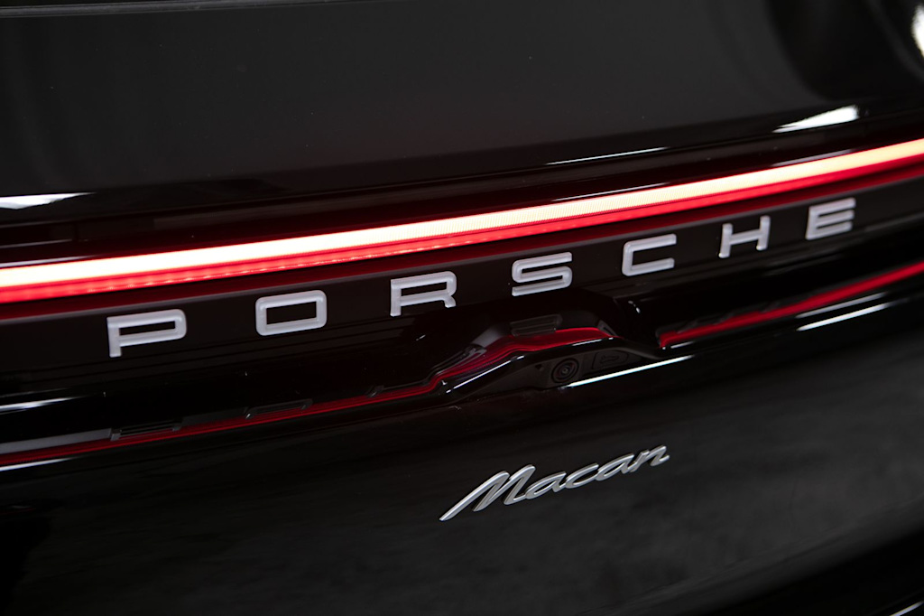 Thumbnail: 2026 Porsche Macan - 24