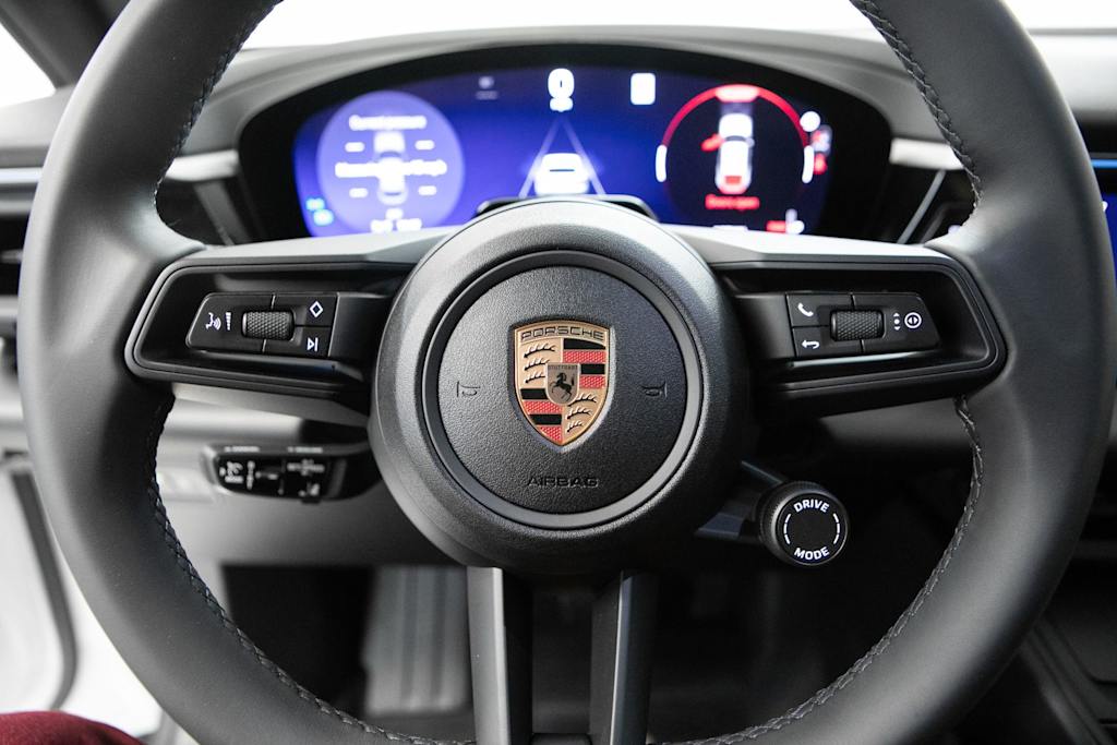 Thumbnail: 2026 Porsche Macan - 11