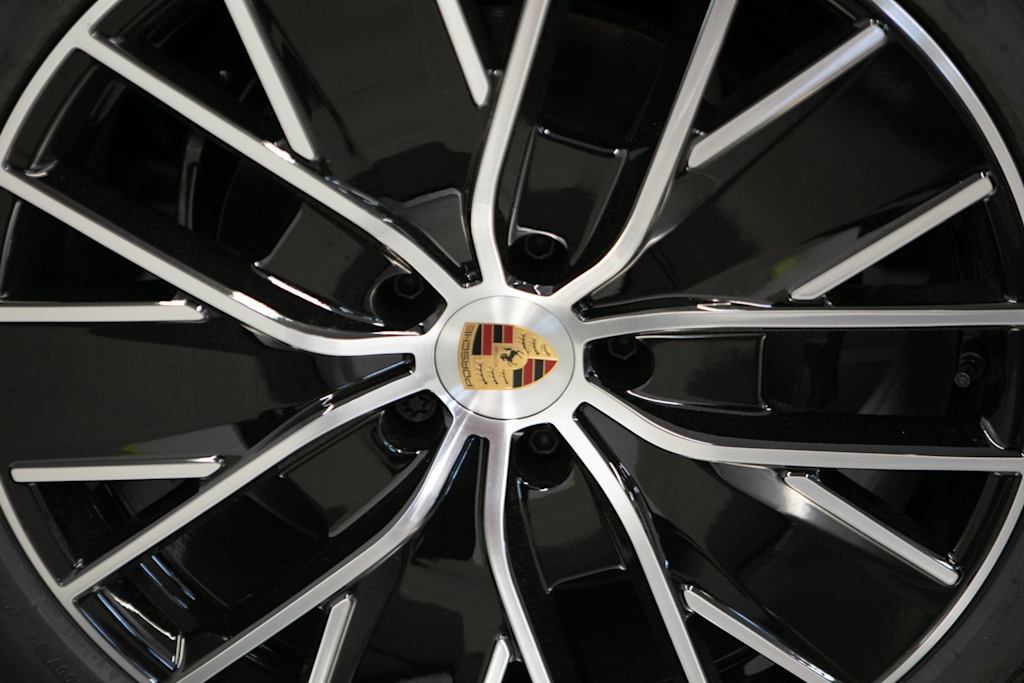 Thumbnail: 2026 Porsche Macan - 6