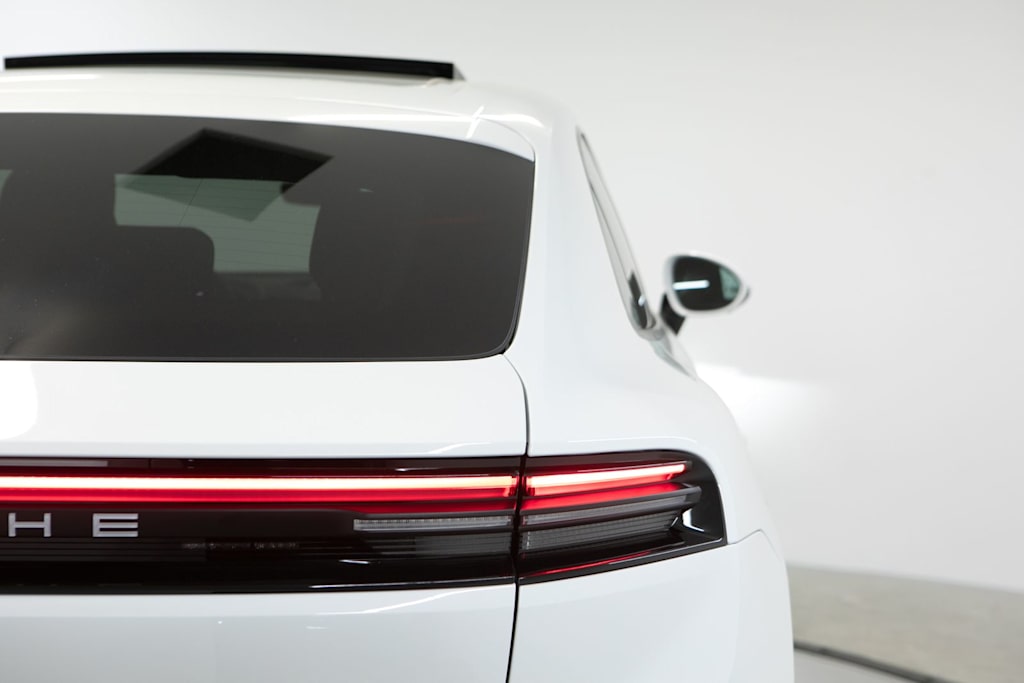 Thumbnail: 2026 Porsche Macan - 38