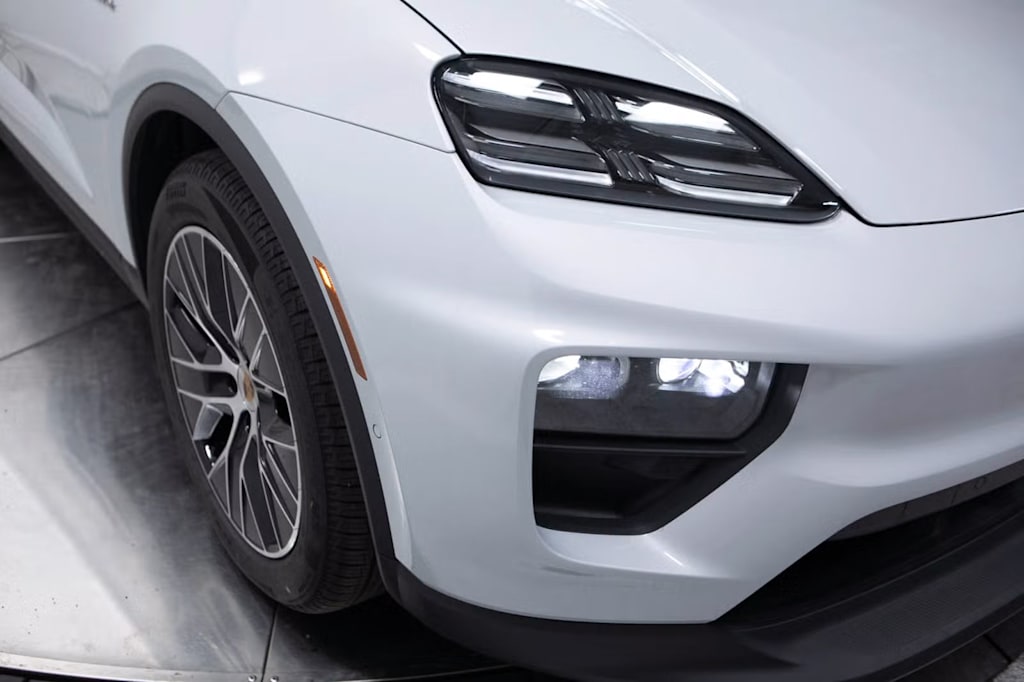Thumbnail: 2026 Porsche Macan - 7