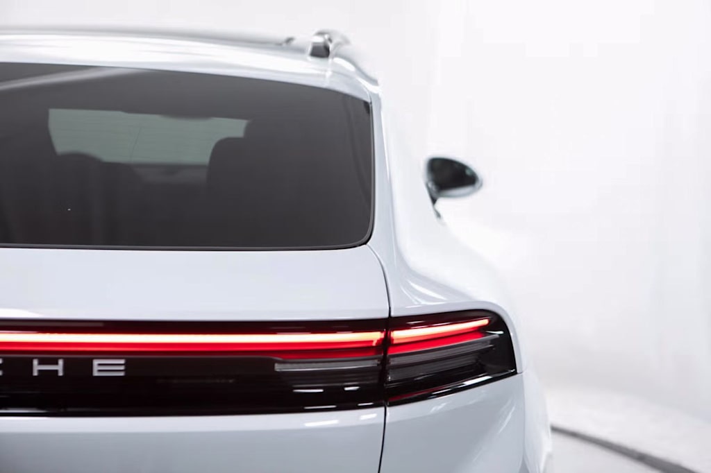 Thumbnail: 2026 Porsche Macan - 24