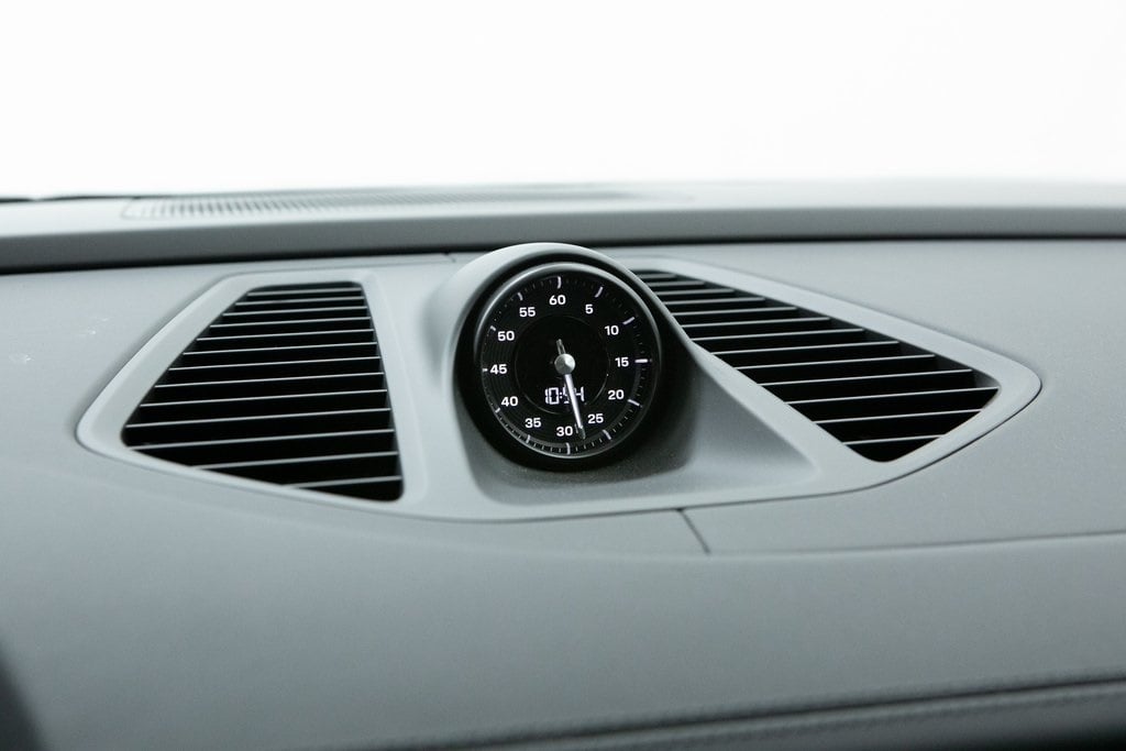 Thumbnail: 2025 Porsche Macan - 27