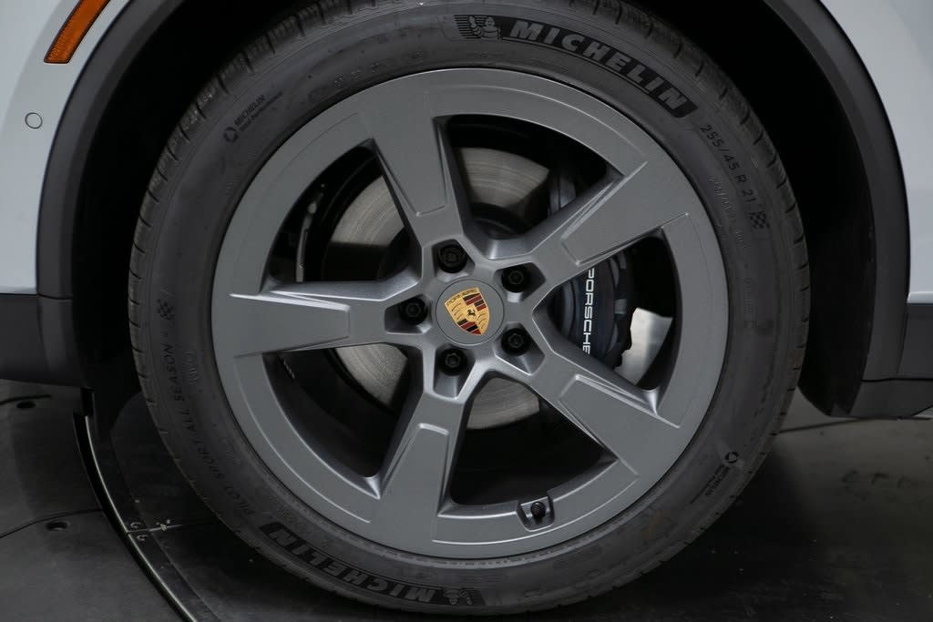 Thumbnail: 2025 Porsche Macan - 7