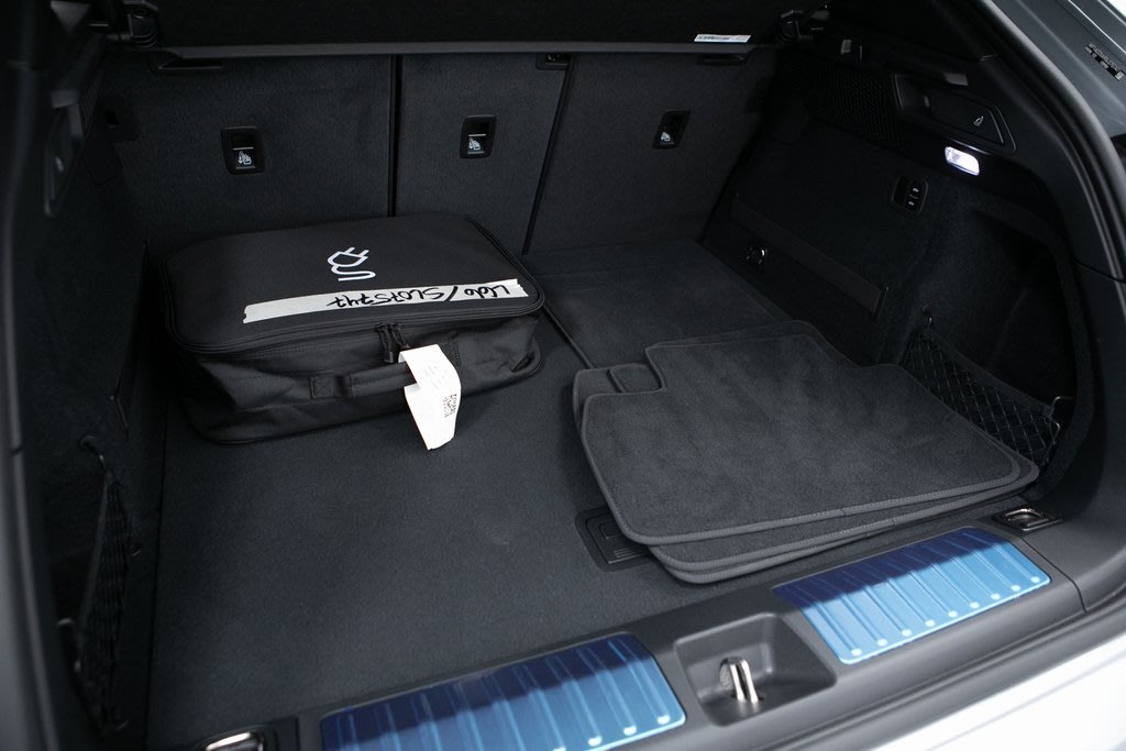 Thumbnail: 2025 Porsche Macan - 14