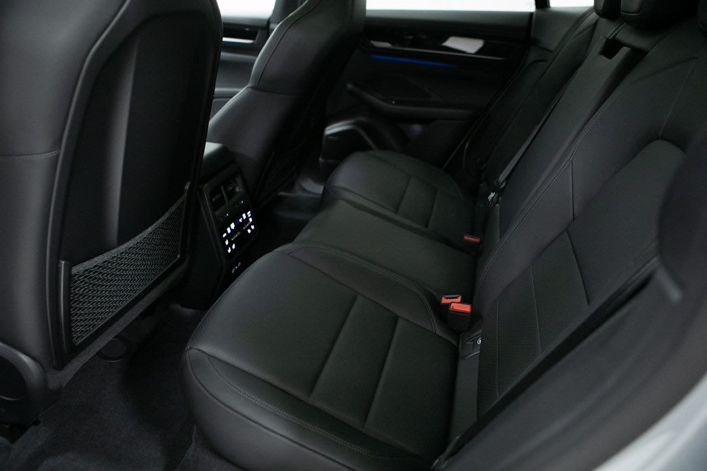 Thumbnail: 2025 Porsche Macan - 11