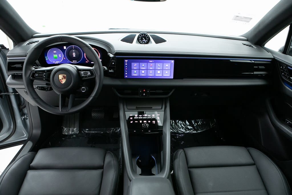 Thumbnail: 2025 Porsche Macan - 8