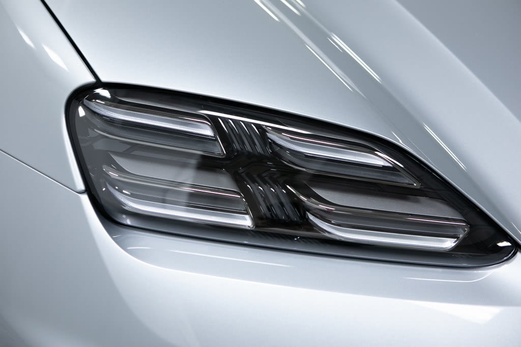 Thumbnail: 2025 Porsche Macan - 33