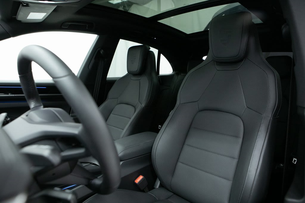 Thumbnail: 2025 Porsche Macan - 9