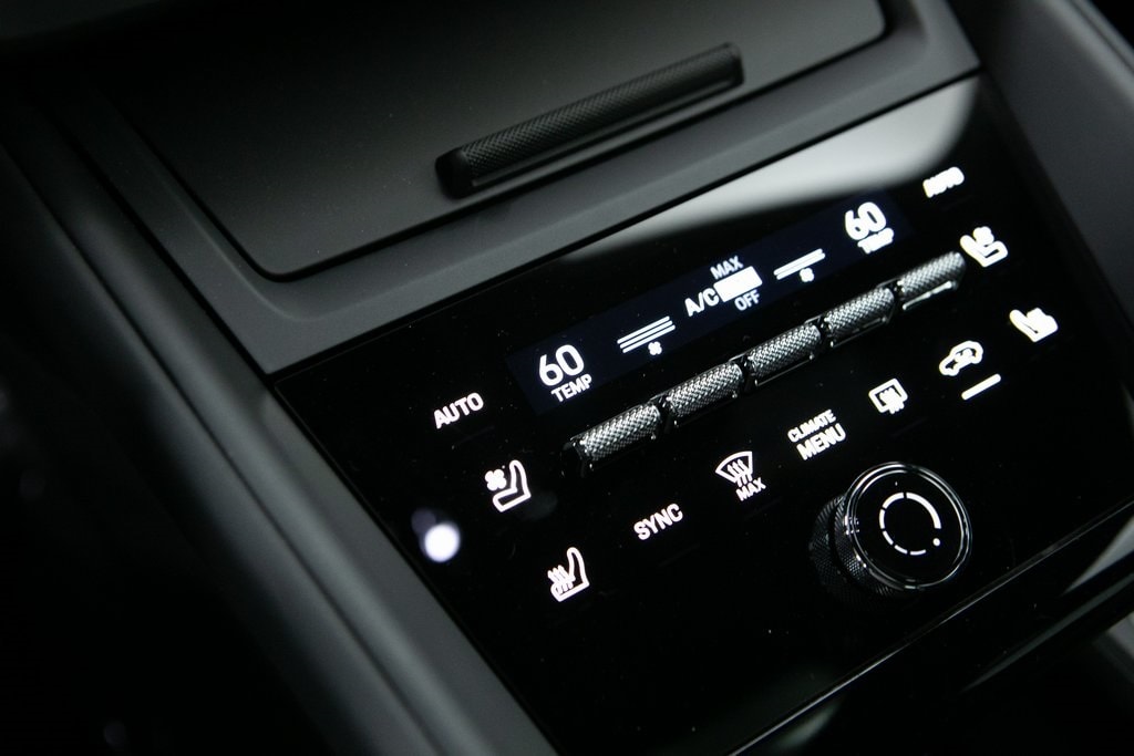 Thumbnail: 2025 Porsche Macan - 24