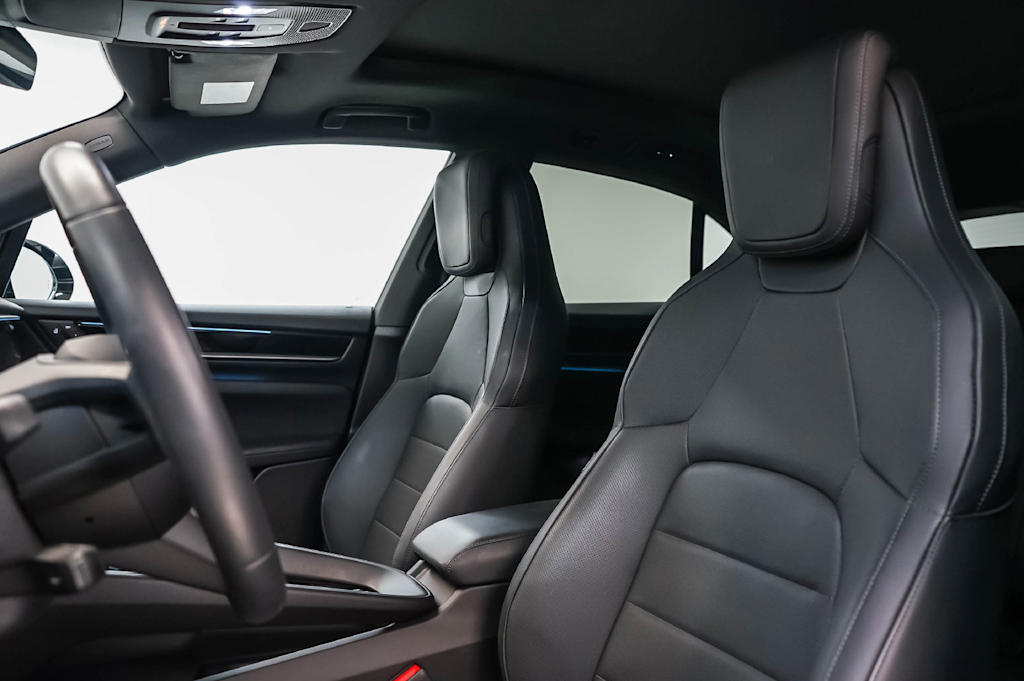 Thumbnail: 2026 Porsche Macan - 9