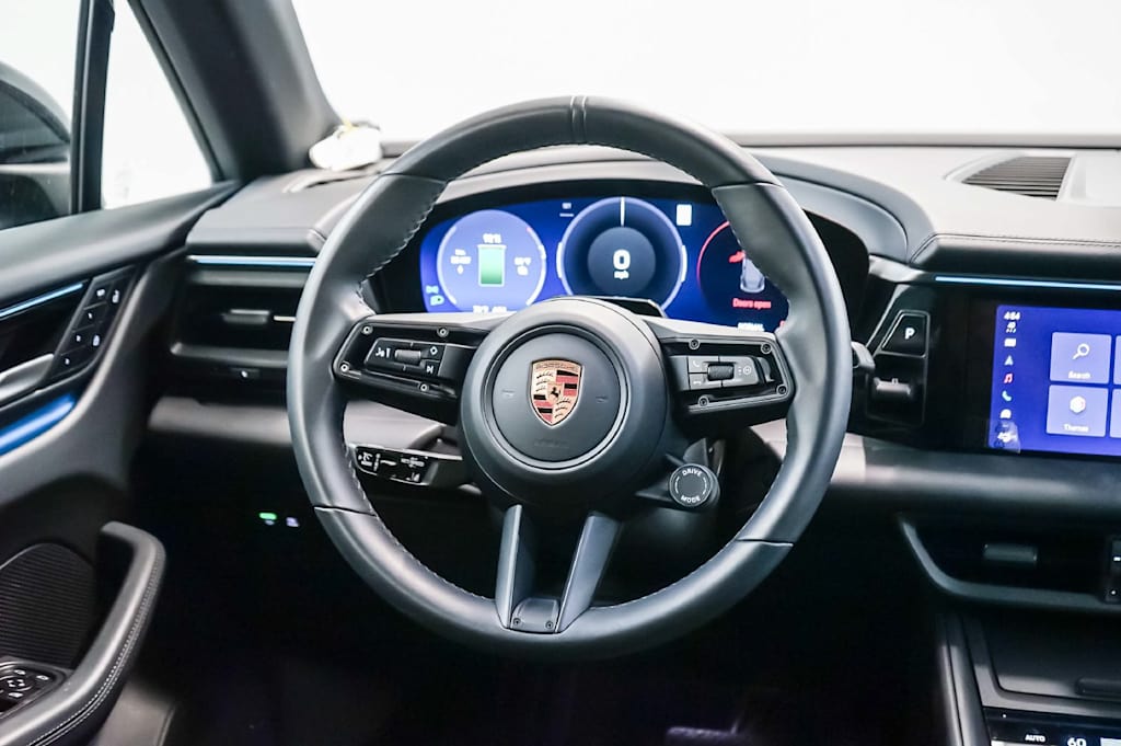 Thumbnail: 2026 Porsche Macan - 13