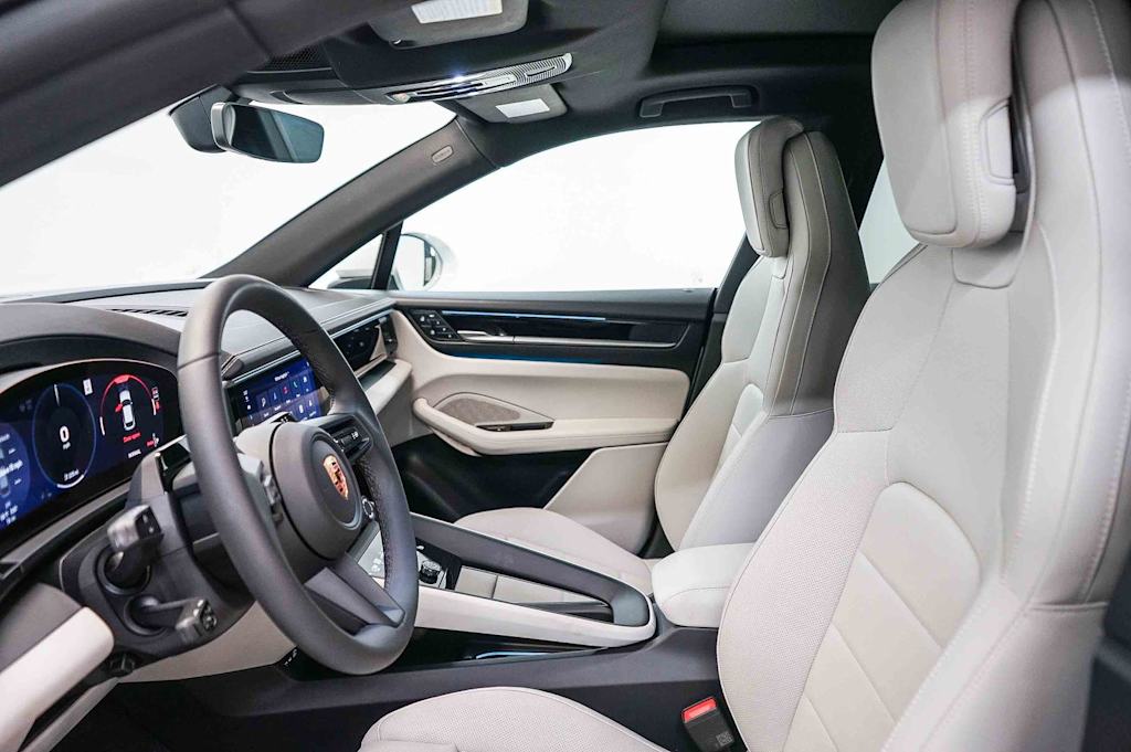 Thumbnail: 2026 Porsche Macan - 24