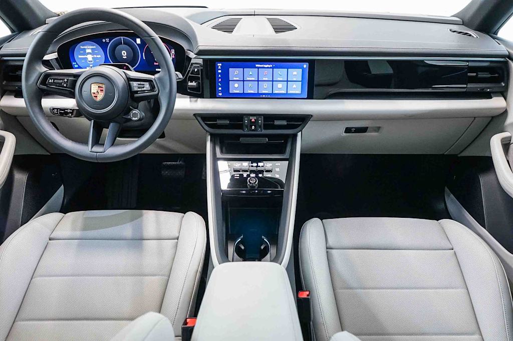 Thumbnail: 2026 Porsche Macan - 7