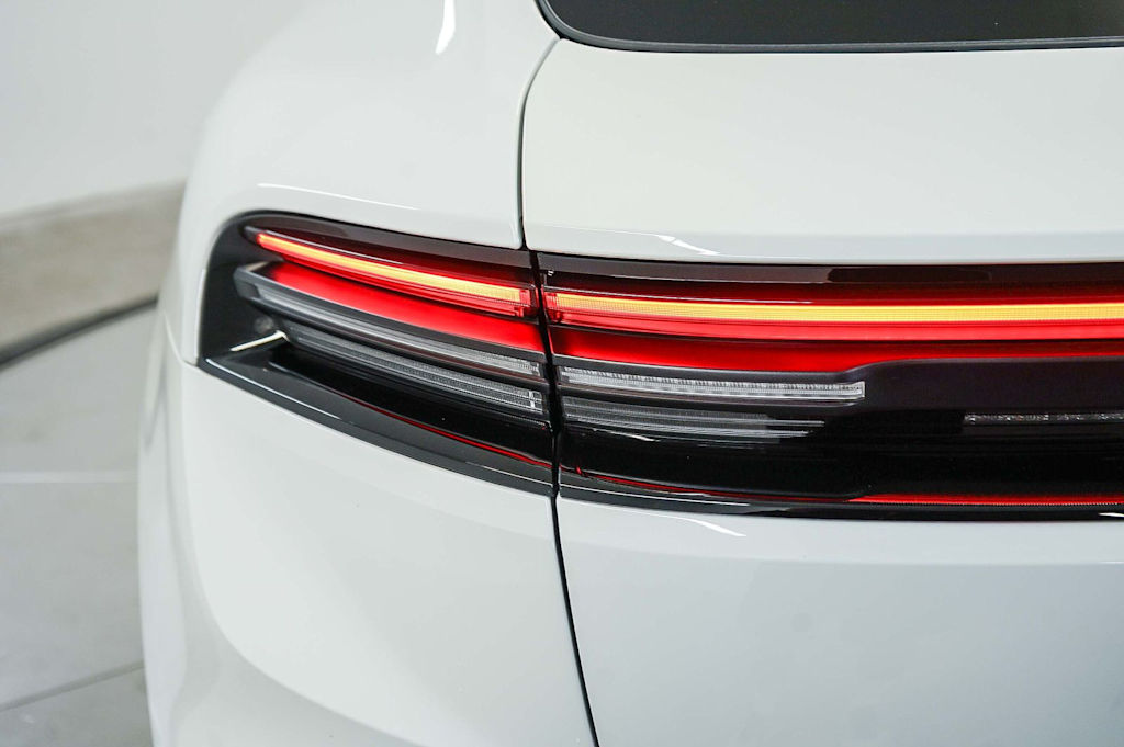 Thumbnail: 2026 Porsche Macan - 20