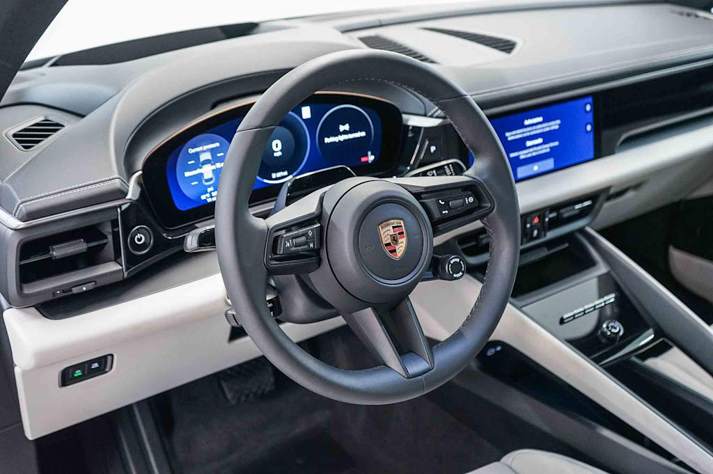 Thumbnail: 2026 Porsche Macan - 2