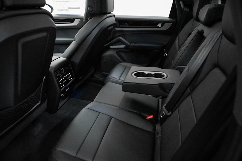 Thumbnail: 2026 Porsche Cayenne - 38