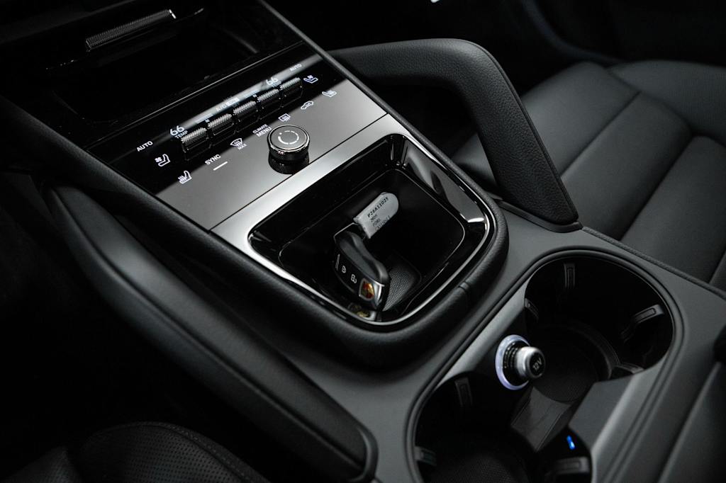 Thumbnail: 2026 Porsche Cayenne - 33